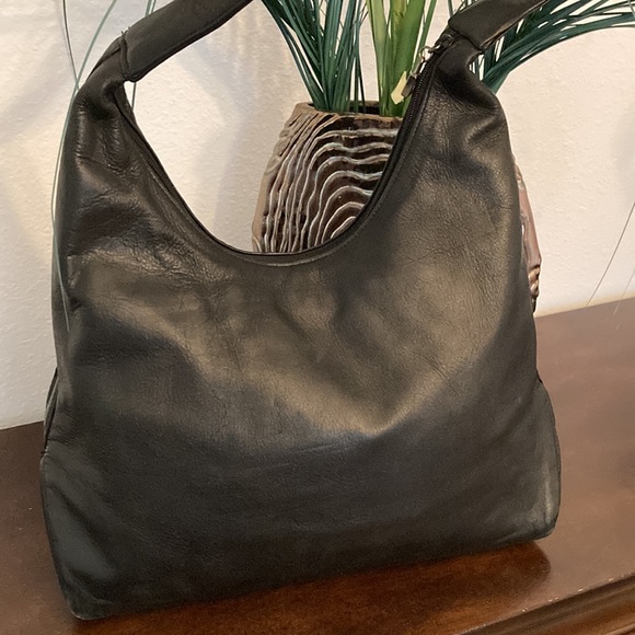 Perlina Bags Vintage Perlina 9s Black Leather Shoulder Bag Poshmark